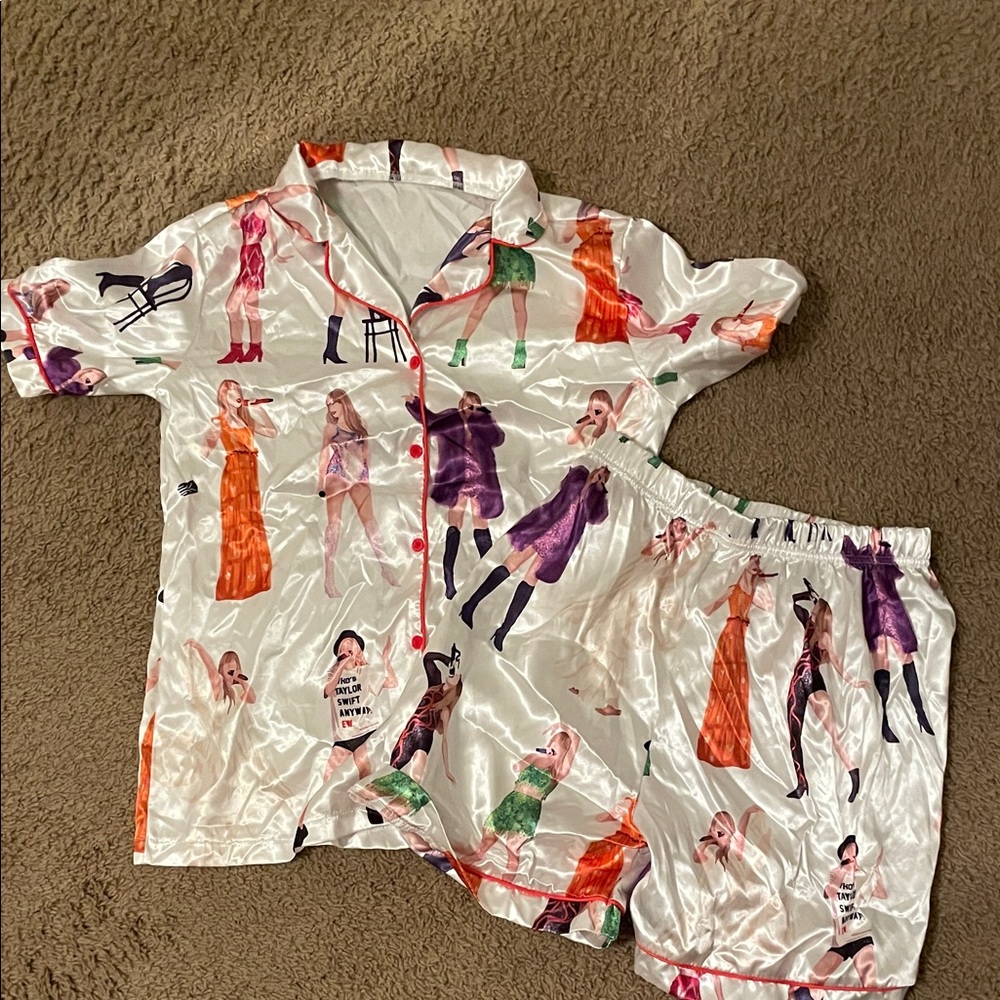 Taylor Swift PJS women’s small/medium